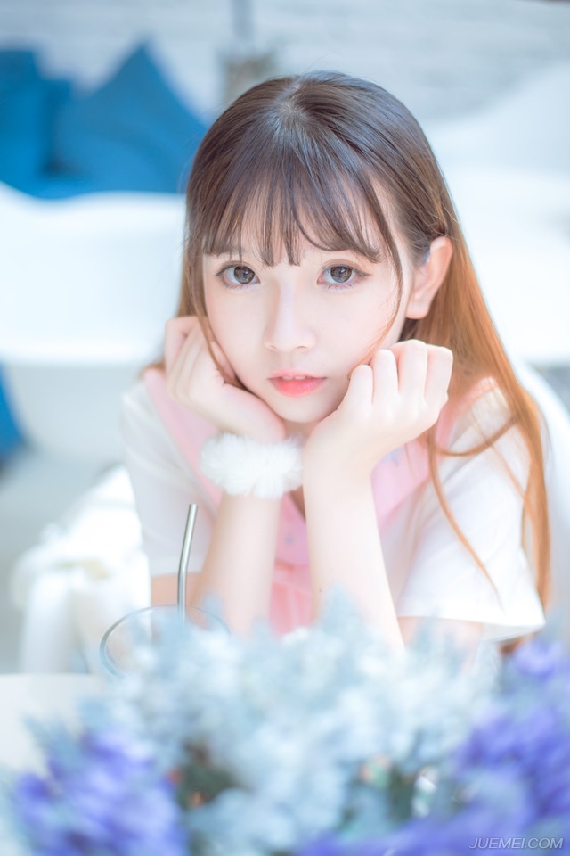 真正的价值并不在人生的舞台上，而在我们扮演的角色中。
